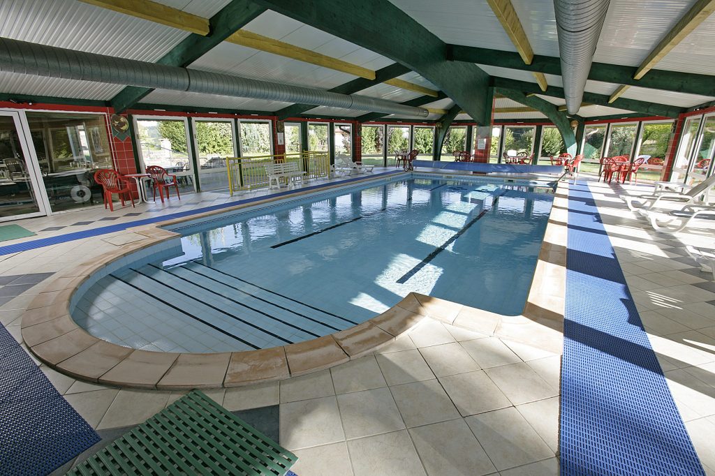 Châlet de la Combeauté, gite Vosges, équipement, piscine intérieure