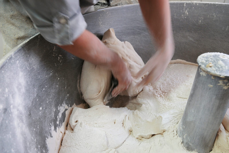 SCHINDLER, travail pâte fraiche dans pétrin